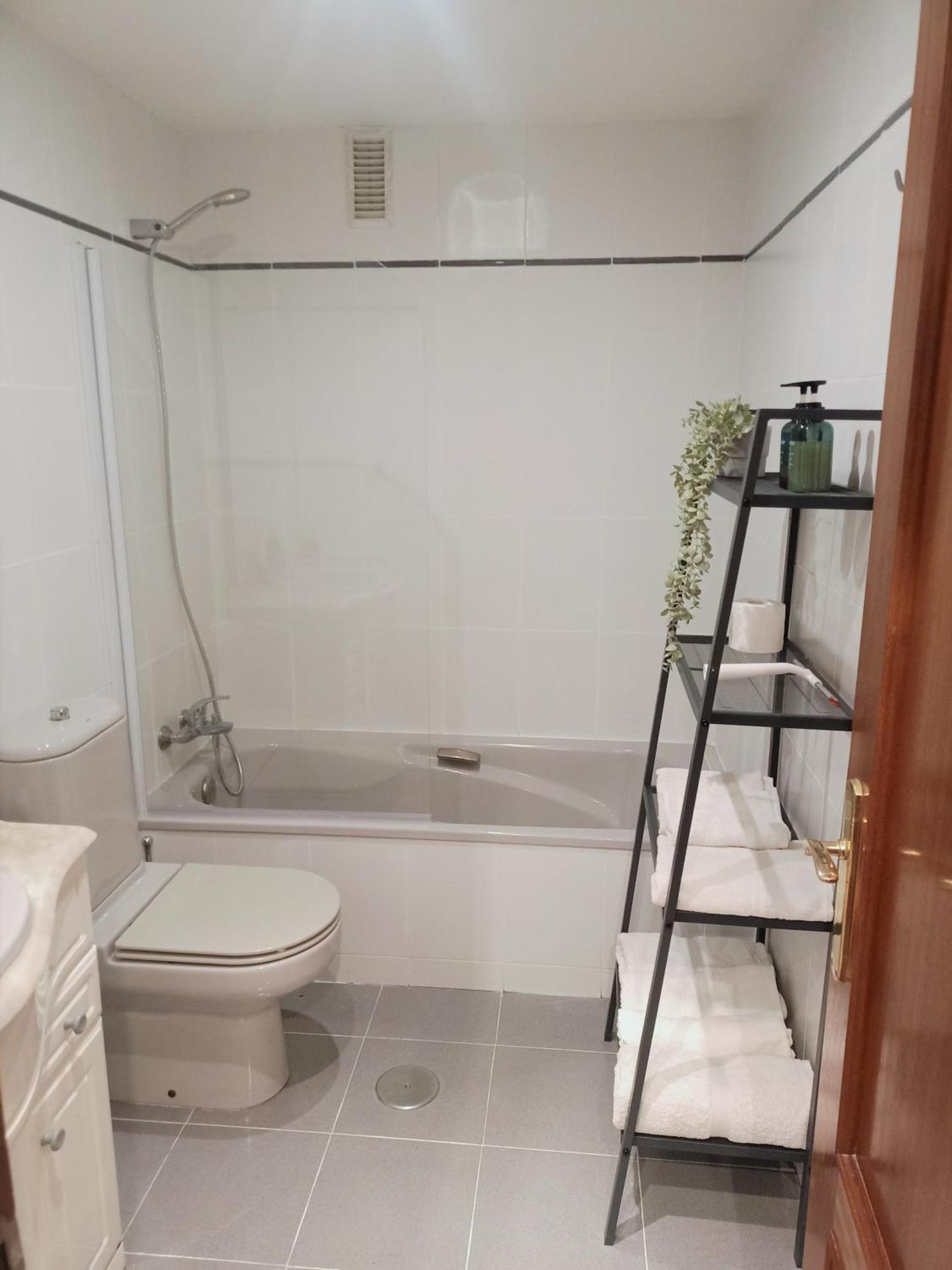 Apartamento Entre Estaciones Lejlighed Oviedo Eksteriør billede
